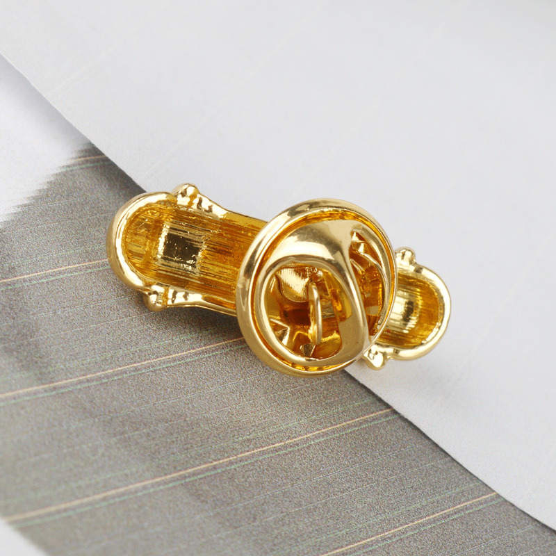 Classic Badge Brooch Pin Barbe - Hair Care Kit 评论和价格